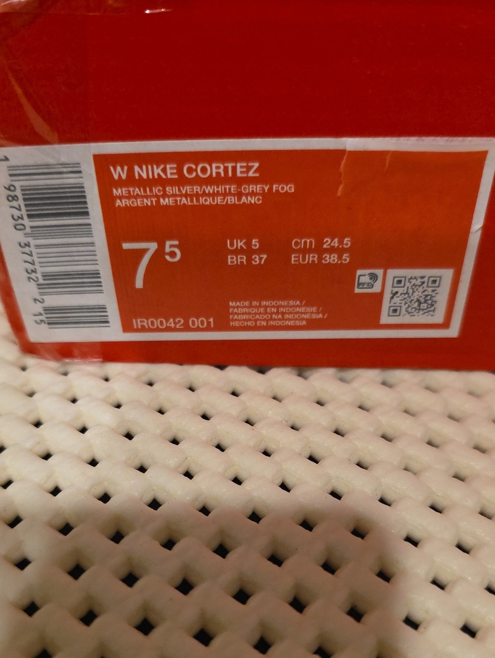Size 7.5 W Nike Silver and White Cortez Classic Sneaker - Picture 2 of 7
